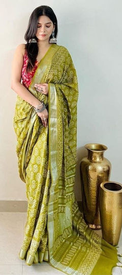 Green color Saree in Linen fabric with Digital Print work