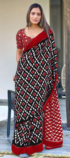 Black and Grey color Saree in Cotton, Malmal fabric with Printed work