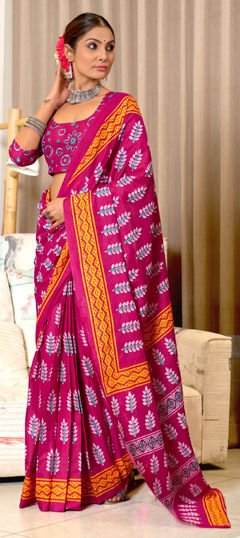 Green color Saree in Cotton, Malmal fabric with Block Print work