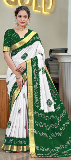 Green color Saree in Cotton fabric with Bandhej, Printed work