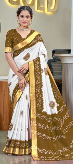 Yellow color Saree in Cotton fabric with Bandhej, Printed work