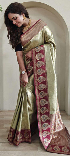 Green color Saree in Silk fabric with Weaving work