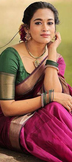 Pink and Majenta color Saree in Linen fabric with Weaving work