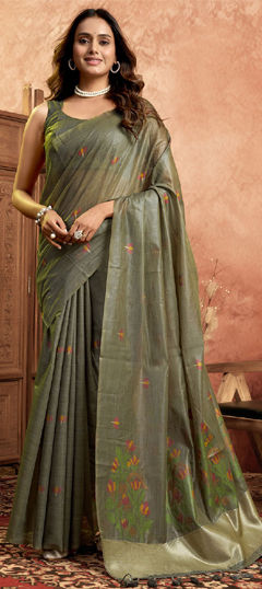 Green color Saree in Cotton fabric with Weaving work