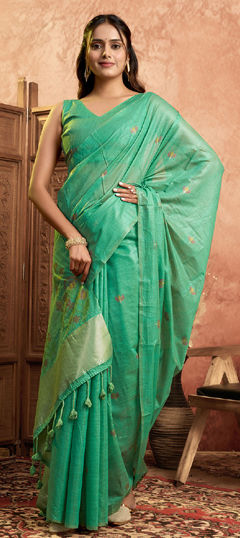 Green color Saree in Cotton fabric with Weaving work