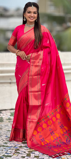 Pink and Majenta color Saree in Silk fabric with Weaving work
