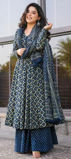 Blue color Salwar Kameez in Cotton fabric with Printed work