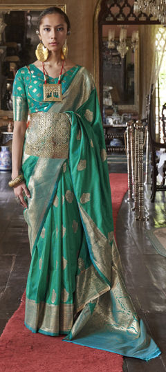 Green color Saree in Handloom fabric with Weaving work