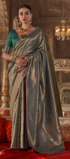 Green color Saree in Handloom fabric with Weaving work