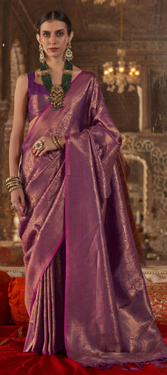 Pink and Majenta color Saree in Handloom fabric with Weaving work
