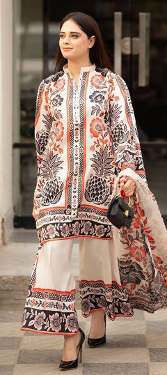 White and Off White color Salwar Kameez in Crepe Silk fabric with Printed work