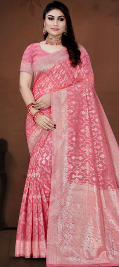 Pink and Majenta color Saree in Cotton fabric with Weaving work