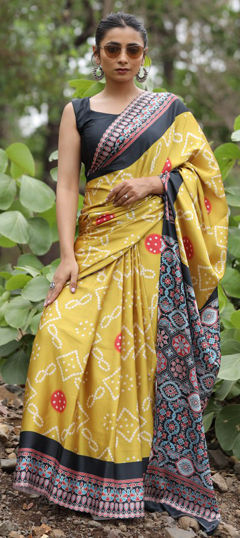 Yellow color Saree in Satin Silk fabric with Bandhej, Printed work