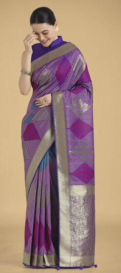 Pink and Majenta color Saree in Banarasi Silk fabric with Weaving work