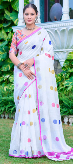 White and Off White color Saree in Cotton, Linen fabric with Digital Print work