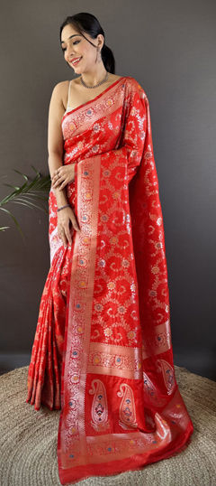 Red and Maroon color Saree in Banarasi Silk fabric with Weaving work