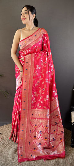 Pink and Majenta color Saree in Banarasi Silk fabric with Weaving, Zari work
