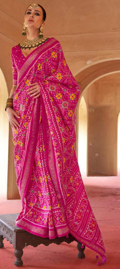 Pink and Majenta color Saree in Art Silk fabric with Printed work