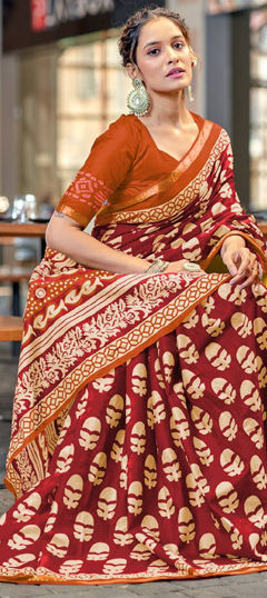Red and Maroon color Saree in Cotton, Malmal fabric with Printed work