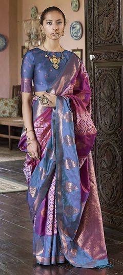 Pink and Majenta color Saree in Silk fabric with Weaving work