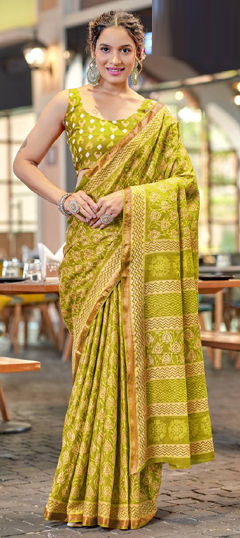 Green color Saree in Cotton, Malmal fabric with Printed work