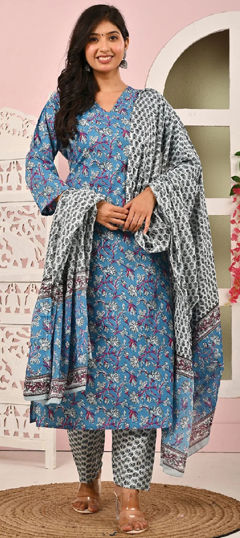Blue color Salwar Kameez in Cotton fabric with Floral, Printed work