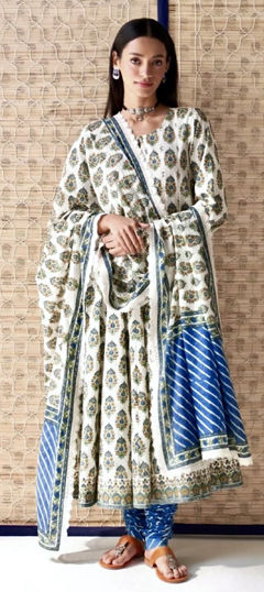 Multicolor color Salwar Kameez in Cotton fabric with Digital Print, Printed work