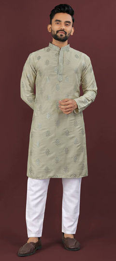Green color Kurta Pyjamas in Viscose fabric with Embroidered, Sequence work