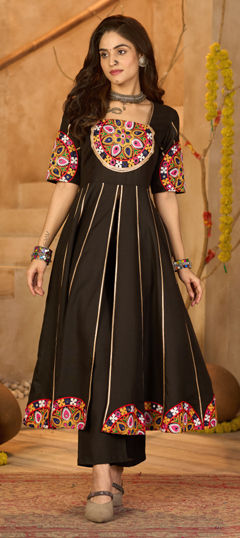Black and Grey color Salwar Kameez in Cotton fabric with Embroidered work
