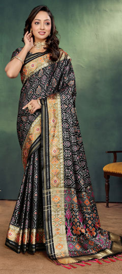 Black and Grey color Saree in Handloom fabric with Printed, Weaving work