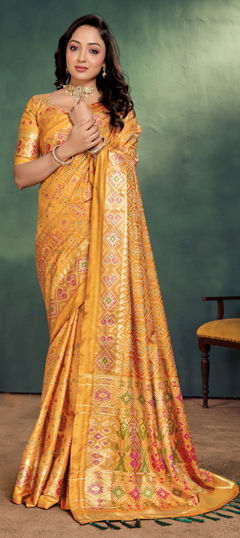 Yellow color Saree in Handloom fabric with Printed, Weaving work