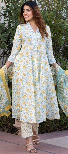 White and Off White color Salwar Kameez in Cotton fabric with Floral, Printed work