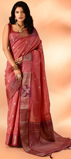 Pink and Majenta color Saree in Silk cotton fabric with Weaving work