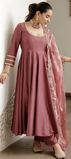 Pink and Majenta color Salwar Kameez in Cotton fabric with Thread work