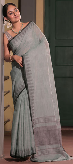 Green color Saree in Cotton fabric with Thread work