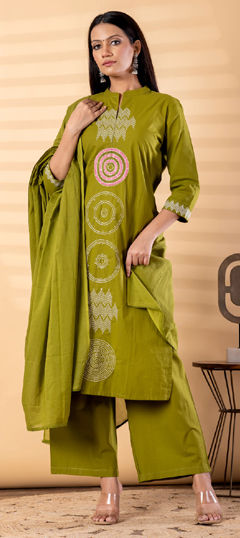 Green color Salwar Kameez in Cotton fabric with Embroidered, Resham, Thread work