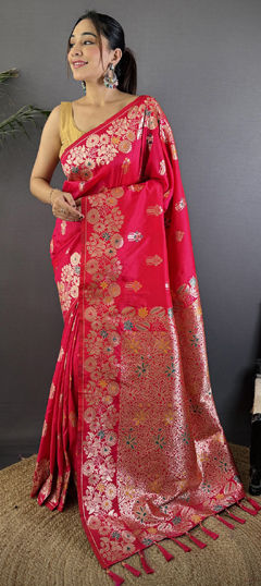 Pink and Majenta color Saree in Silk fabric with Weaving work