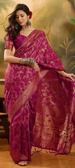 Pink and Majenta color Saree in Banarasi Silk, Jacquard fabric with Weaving work
