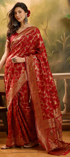 Red and Maroon color Saree in Banarasi Silk, Jacquard fabric with Weaving work