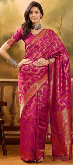 Pink and Majenta color Saree in Banarasi Silk, Jacquard fabric with Weaving work