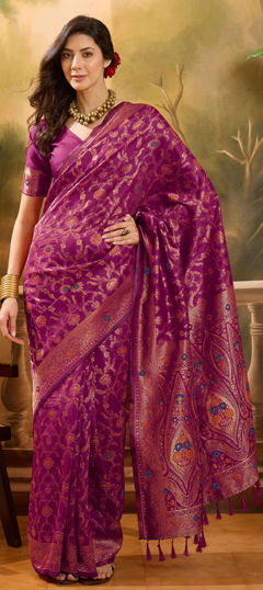 Pink and Majenta color Saree in Banarasi Silk, Jacquard fabric with Weaving work