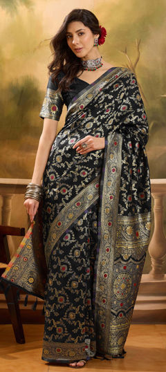 Pink and Majenta color Saree in Banarasi Silk, Jacquard fabric with Weaving work
