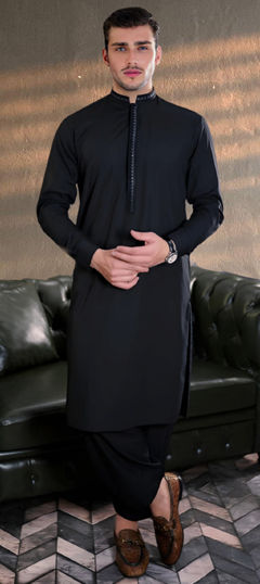 Black and Grey color Kurta Pyjamas in Cotton fabric with Embroidered, Thread work
