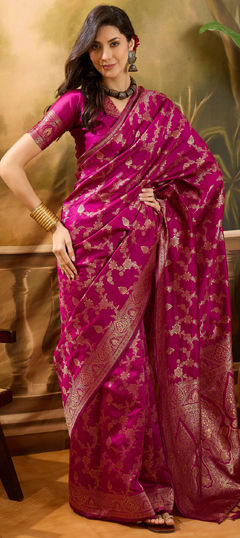 Pink and Majenta color Saree in Banarasi Silk, Jacquard fabric with Weaving work