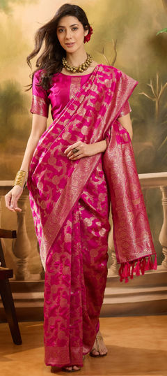 Pink and Majenta color Saree in Banarasi Silk, Jacquard fabric with Weaving work