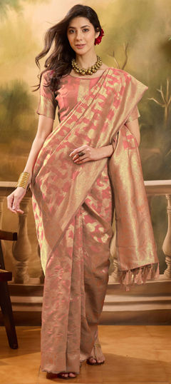 Pink and Majenta color Saree in Banarasi Silk, Jacquard fabric with Weaving work