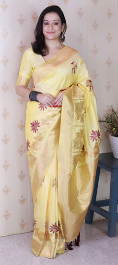 Yellow color Saree in Silk fabric with Weaving work