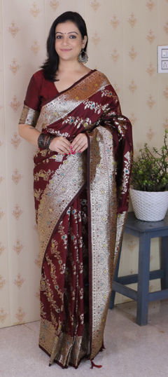Red and Maroon color Saree in Banarasi Silk fabric with Weaving work