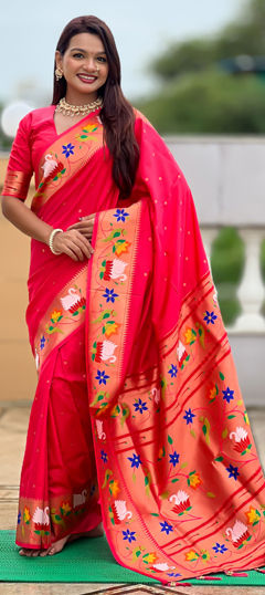 Pink and Majenta color Saree in Silk fabric with Weaving work