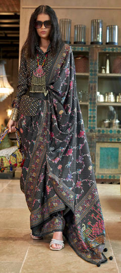 Black and Grey color Saree in Viscose fabric with Printed work